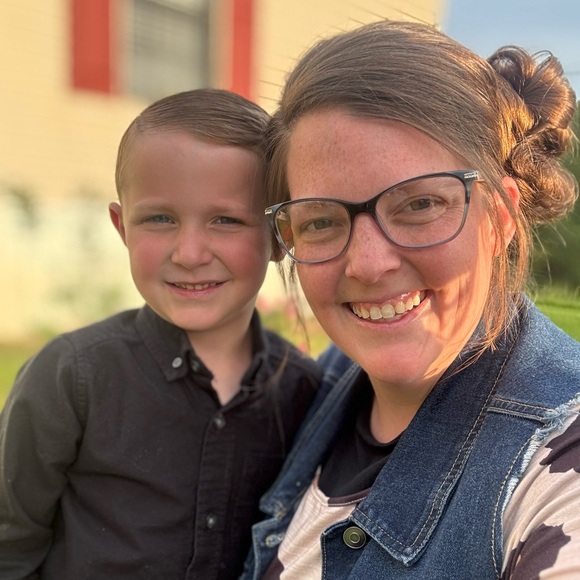 Meet your Posher, Stephanie - Picture 7 of 13